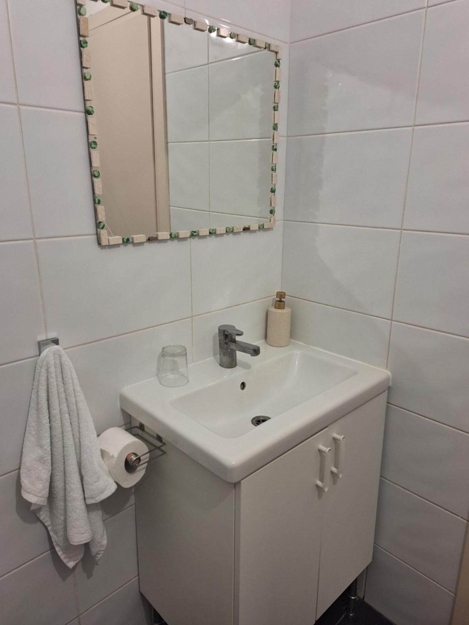 Amazing Apartment For 3 Guests Steps From The Beach Netanya Exteriör bild