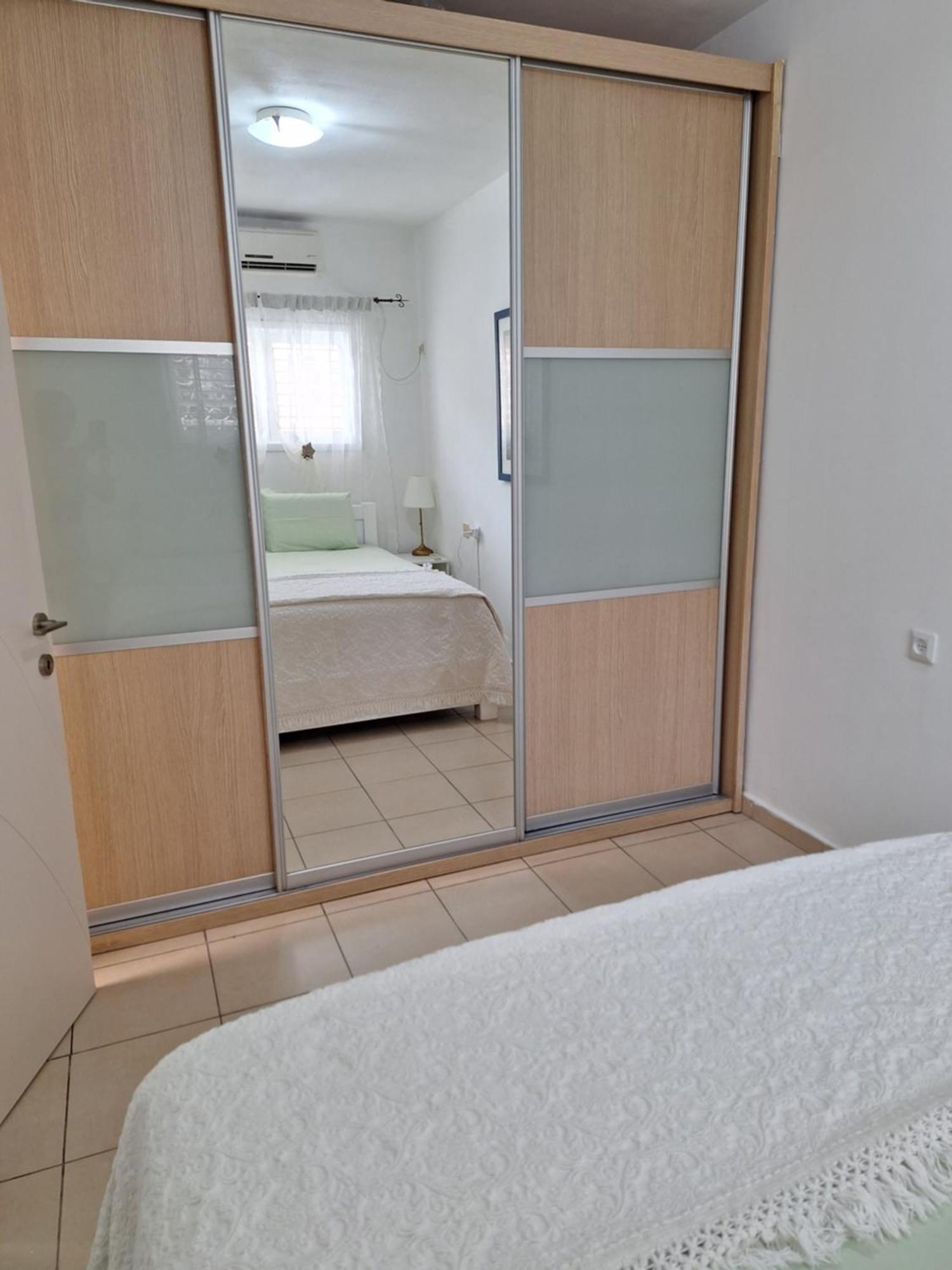 Amazing Apartment For 3 Guests Steps From The Beach Netanya Exteriör bild
