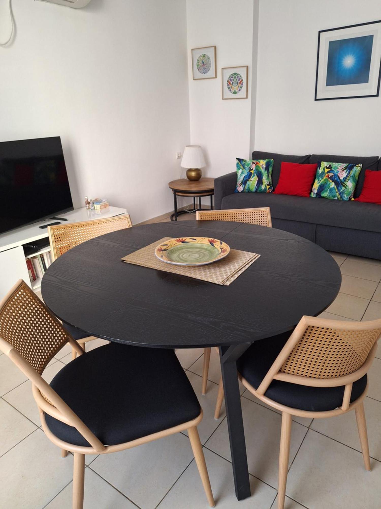 Amazing Apartment For 3 Guests Steps From The Beach Netanya Exteriör bild