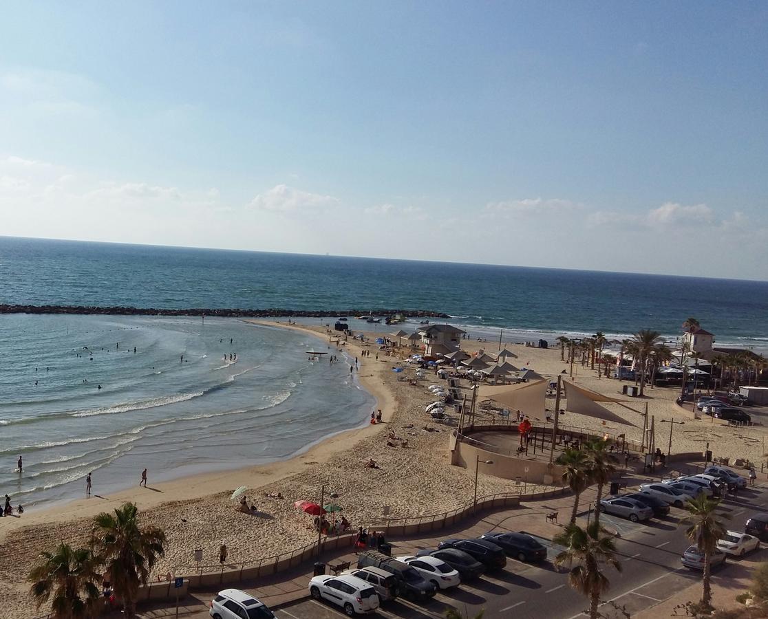 Amazing Apartment For 3 Guests Steps From The Beach Netanya Exteriör bild